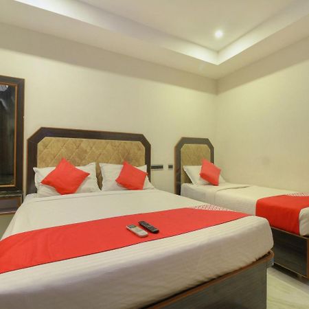 Oyo 15948 Hotel Srees Tiruchirappalli Esterno foto