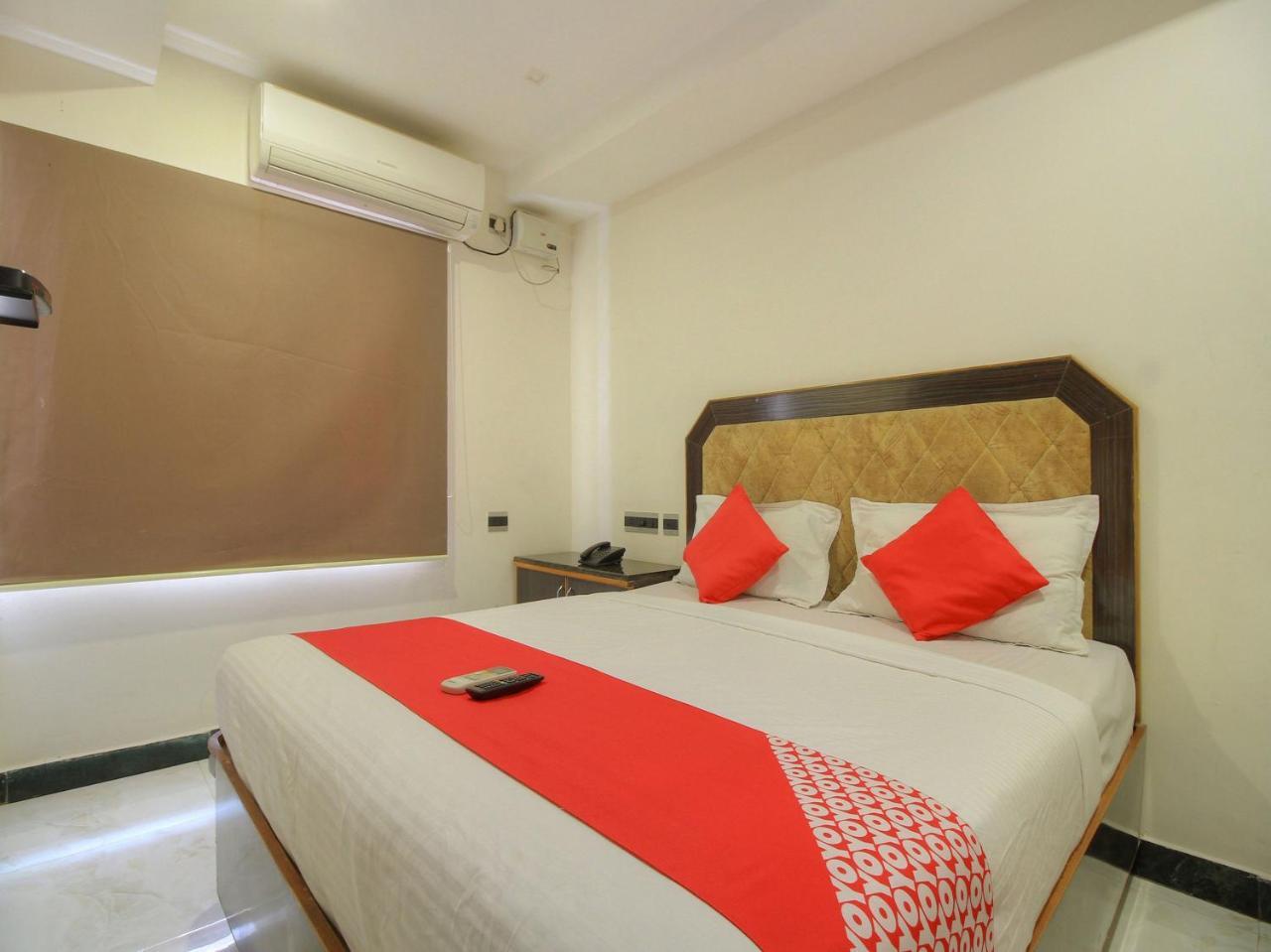 Oyo 15948 Hotel Srees Tiruchirappalli Esterno foto