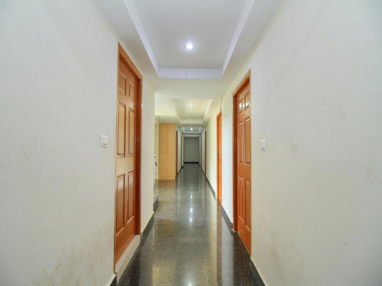 Oyo 15948 Hotel Srees Tiruchirappalli Esterno foto