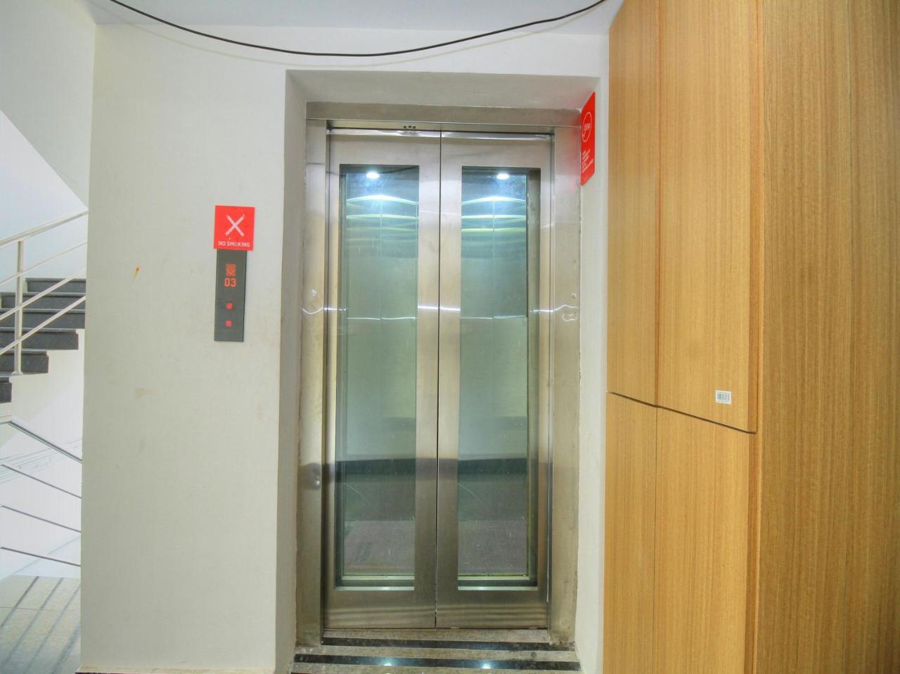 Oyo 15948 Hotel Srees Tiruchirappalli Esterno foto