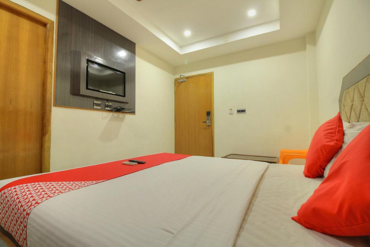 Oyo 15948 Hotel Srees Tiruchirappalli Esterno foto