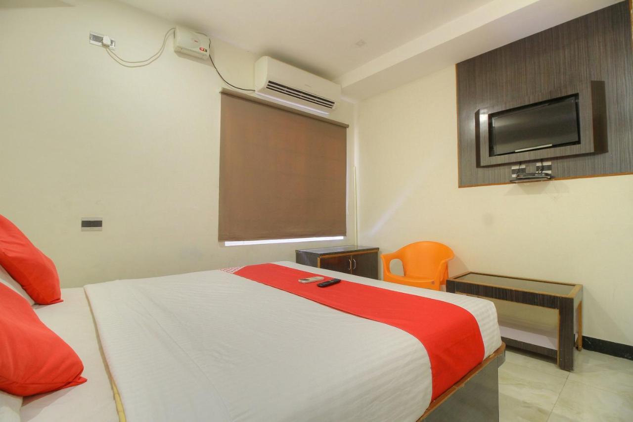 Oyo 15948 Hotel Srees Tiruchirappalli Esterno foto