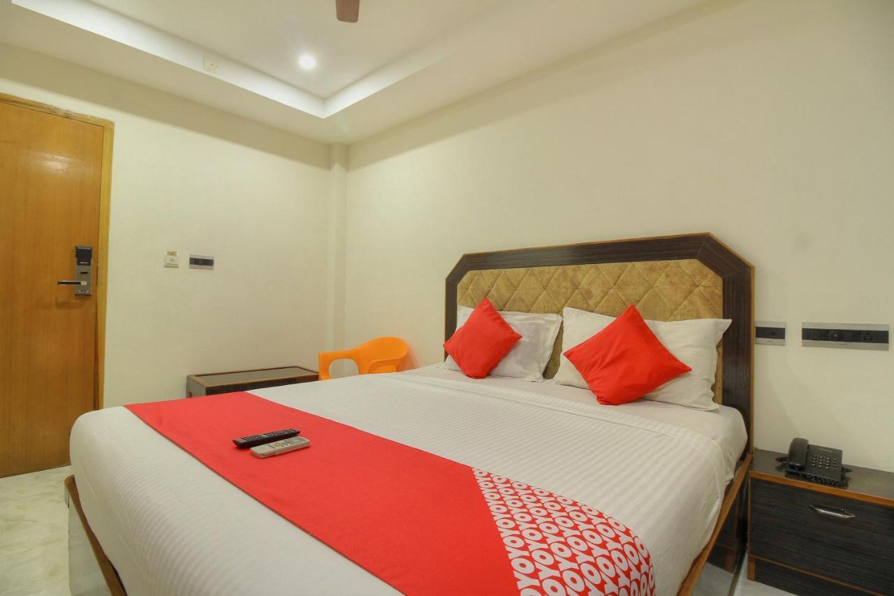 Oyo 15948 Hotel Srees Tiruchirappalli Esterno foto